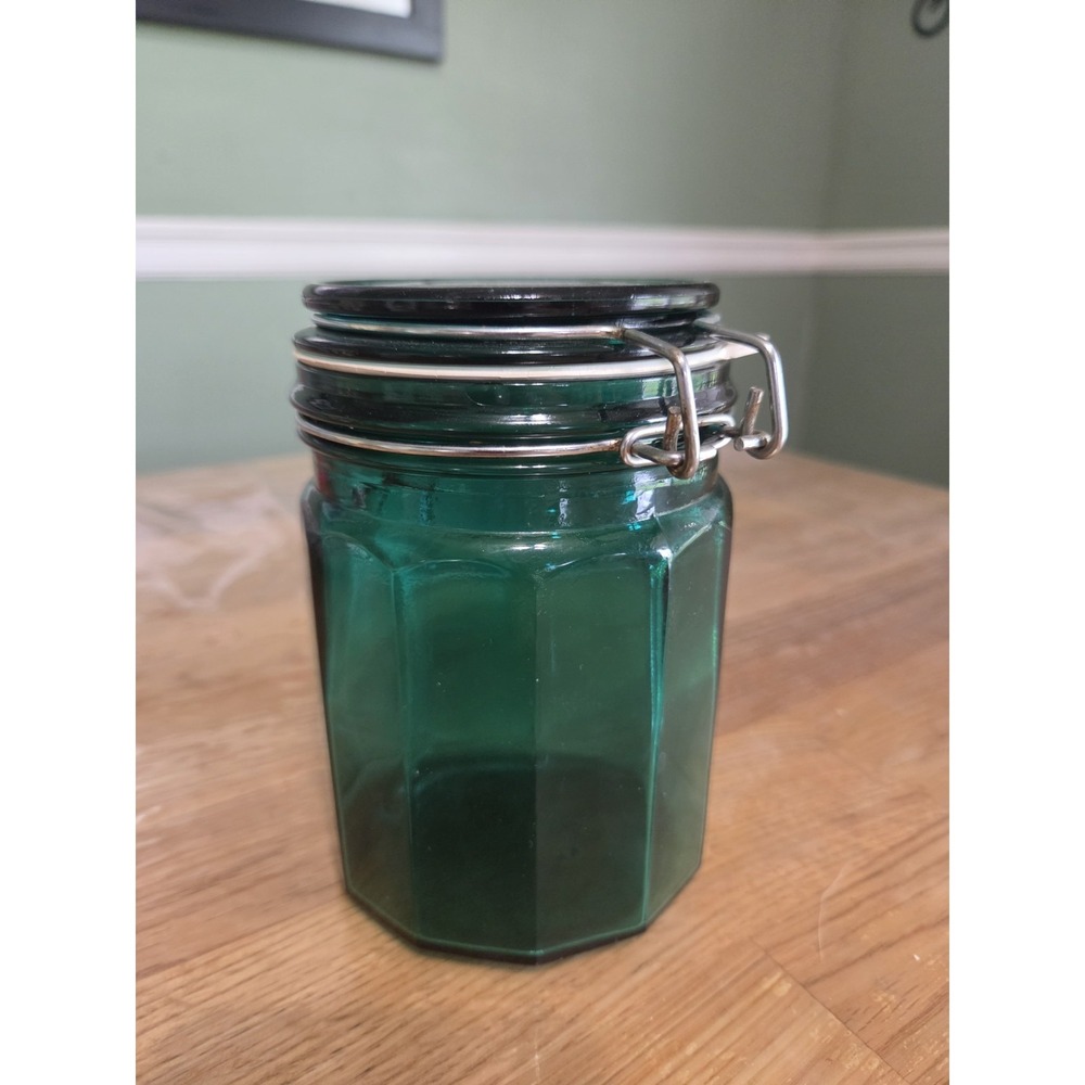 Vintage Emerald Green Glass Canister Jar 12 sides 5 3/4 in Wire Bale Closure